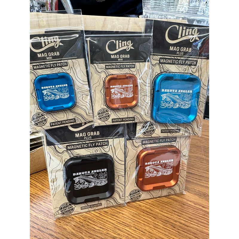 Cling Mag Grab Dakota Angler Logo