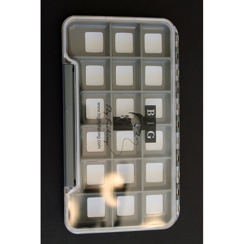 Magnetic 18 compartment fly box