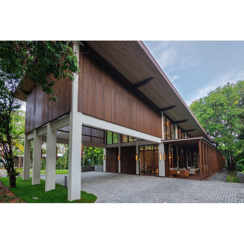 Crocodile Bay Resort